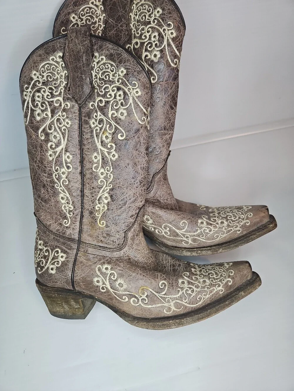 Corral Teen Embroidery Western Boots • Size Youth 4.5 or Women’s 5.5/6